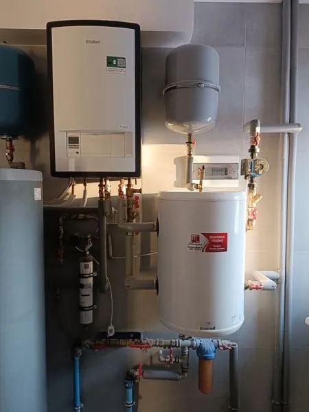 Kotłownia z pompą ciepła Vaillant split